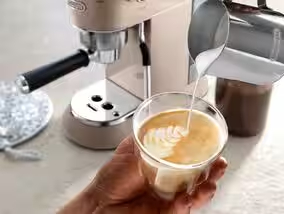 De'Longhi Dedica Beige - Latte Art
