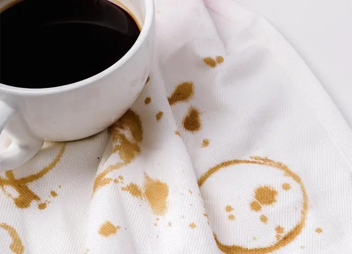 Conclusie verwijderen van koffievlekken uit kleding, tapijt en meubels