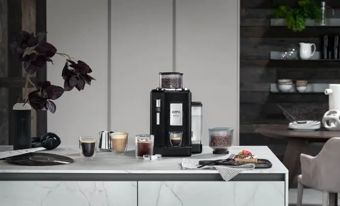 Over de De'Longhi Rivelia Onyx Black