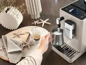 Barista kwaliteit melkschuim met de Rivelia Sand Beige