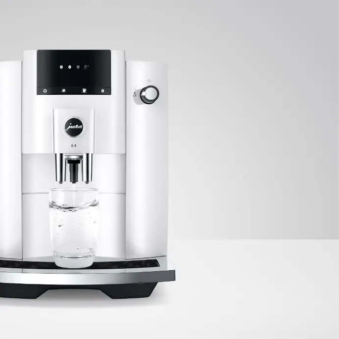 JURA E4 heet water in een handomdraai