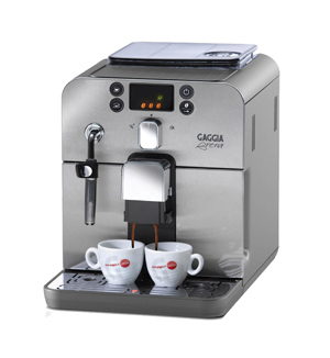 Zilver Gaggia koffiemachine met 2 kopjes koffie